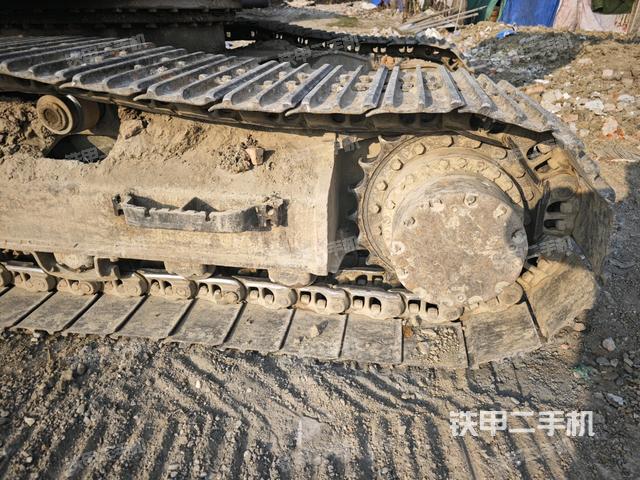 左驅(qū)動(dòng)輪（行走機(jī)構(gòu)）