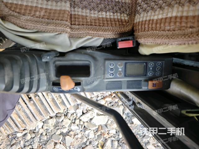 后窗玻璃角標(biāo)（駕駛室部分）