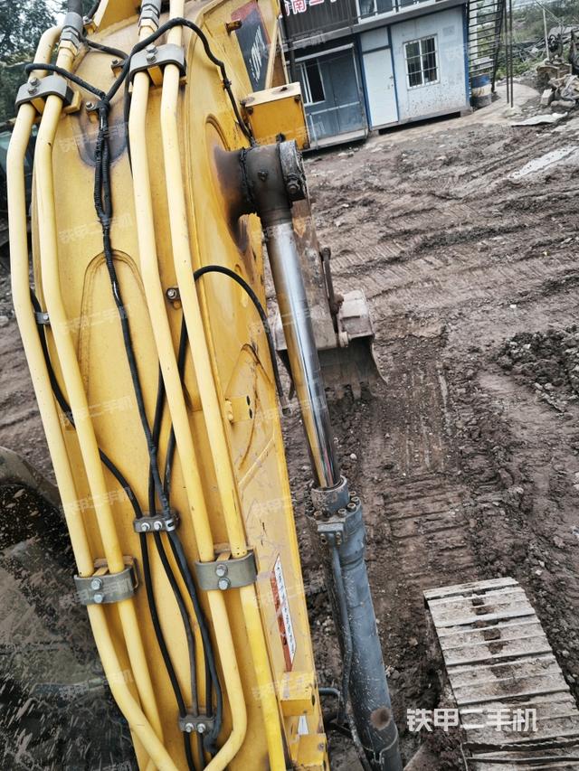 大臂背部俯視（工作和回轉(zhuǎn)裝置）