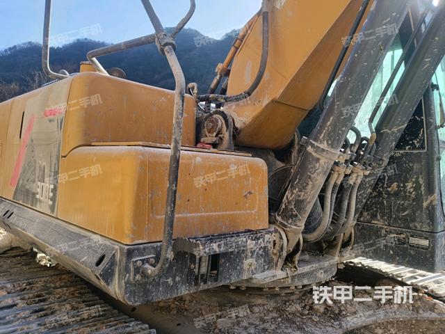 大臂根部?斜視(工作和回轉(zhuǎn)裝置) 大臂根部?斜視(工作和回轉(zhuǎn)裝置)