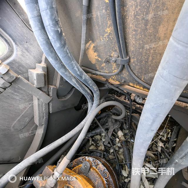 中央回轉(zhuǎn)接頭特寫（上車部件）