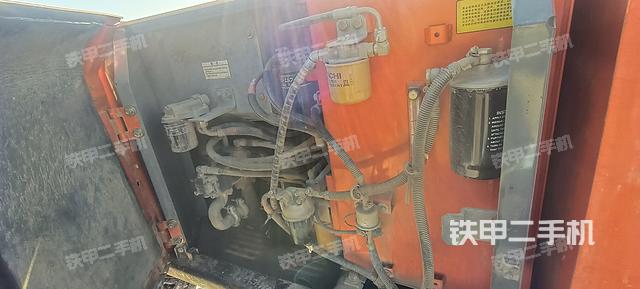 液壓泵艙室正面整體（整機(jī)外觀）