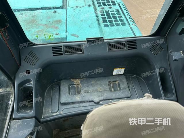 座椅后部(駕駛室部分) 座椅后部(駕駛室部分)