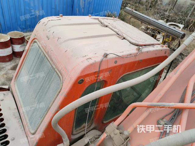 驾驶室顶部俯视(上车部件) 驾驶室顶部俯视(上车部件)