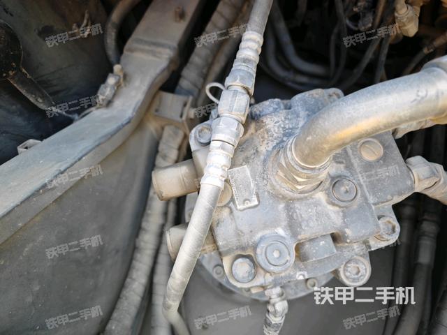 駕駛室頂部俯視（上車(chē)部件）