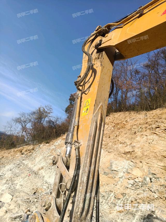 小臂整體左后(工作和回轉(zhuǎn)裝置) 小臂整體左后(工作和回轉(zhuǎn)裝置)