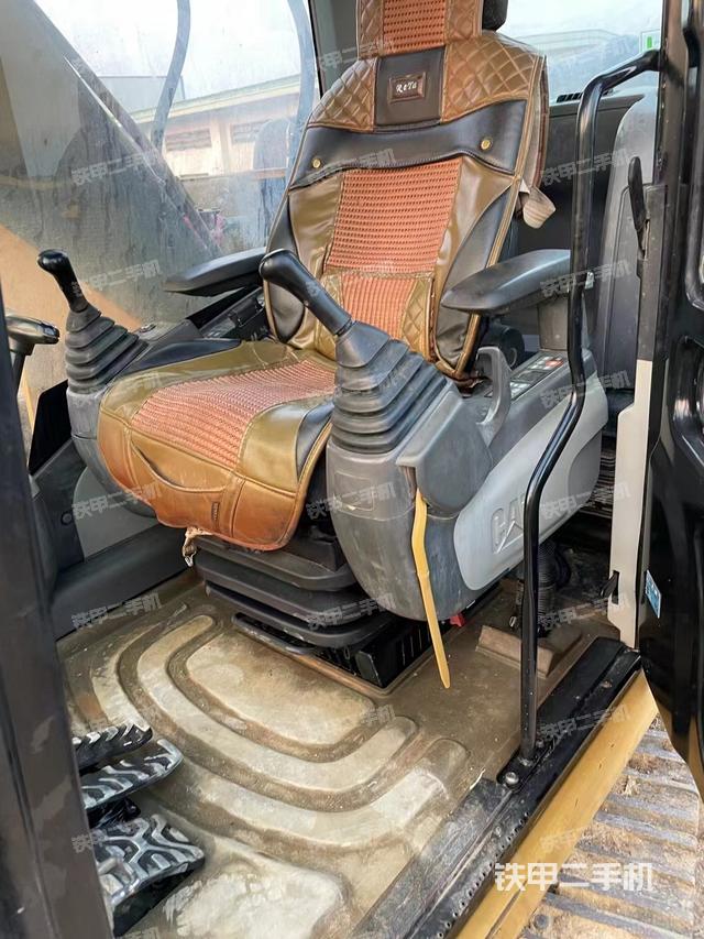 駕駛室整體（整機(jī)外觀）