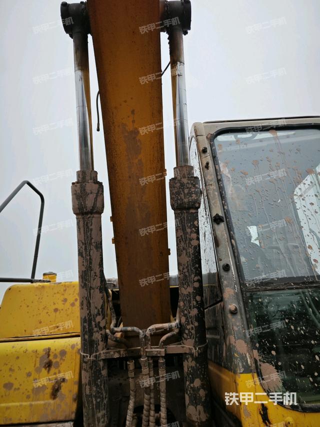 大臂油缸整體?豎拍（工作和回轉(zhuǎn)裝置）