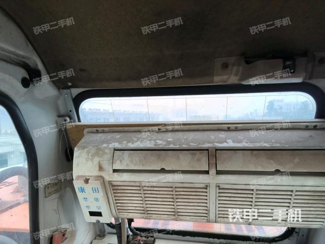 后窗玻璃角標（駕駛室部分）