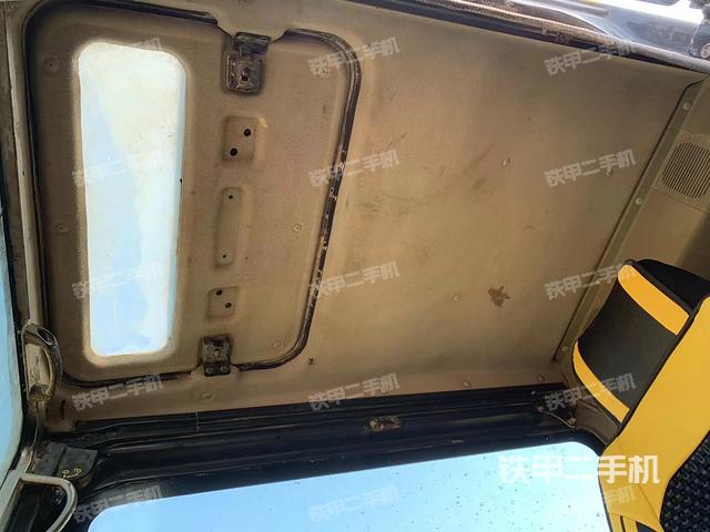 駕駛室頂部（整機外觀）