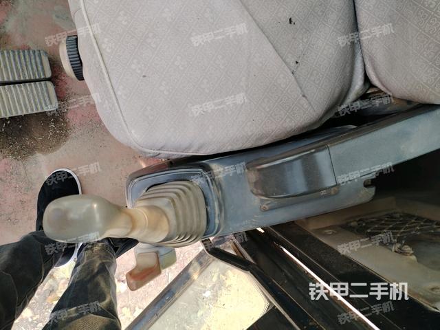 座椅左側(cè)控制臺(tái)/音響/含左手柄（駕駛室部分）