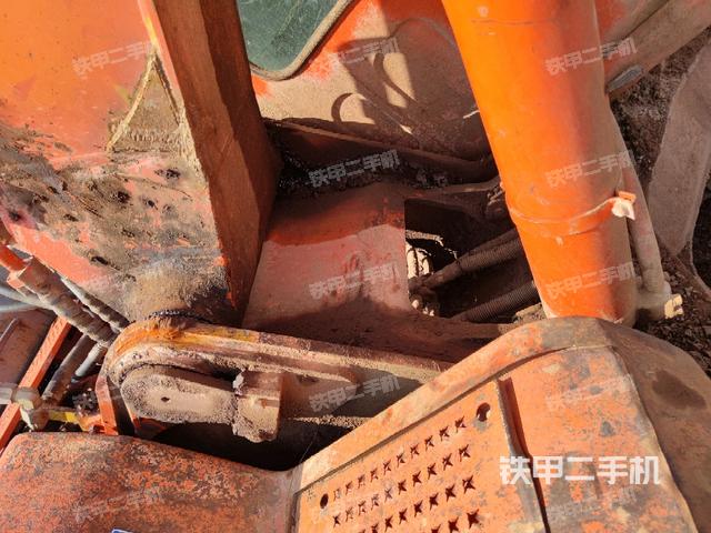 大臂根部?斜視(工作和回轉(zhuǎn)裝置) 大臂根部?斜視(工作和回轉(zhuǎn)裝置)