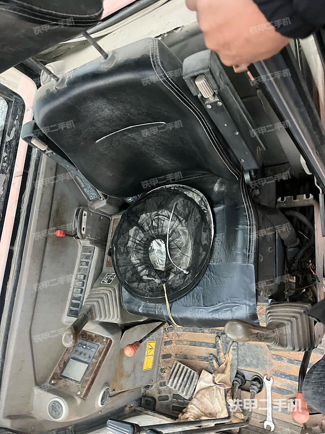 驾驶室整体（整机外观）