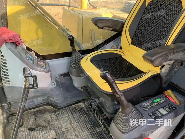 駕駛室整體（整機外觀）