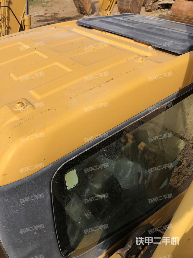 驾驶室顶部（整机外观）