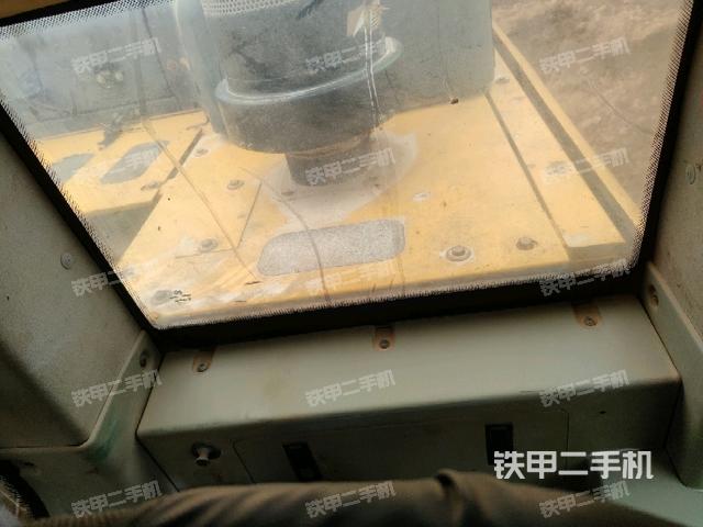 座椅后部(驾驶室部分) 座椅后部(驾驶室部分)