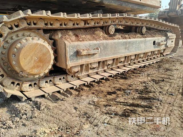 右側(cè)履帶整體（行走機構(gòu)）