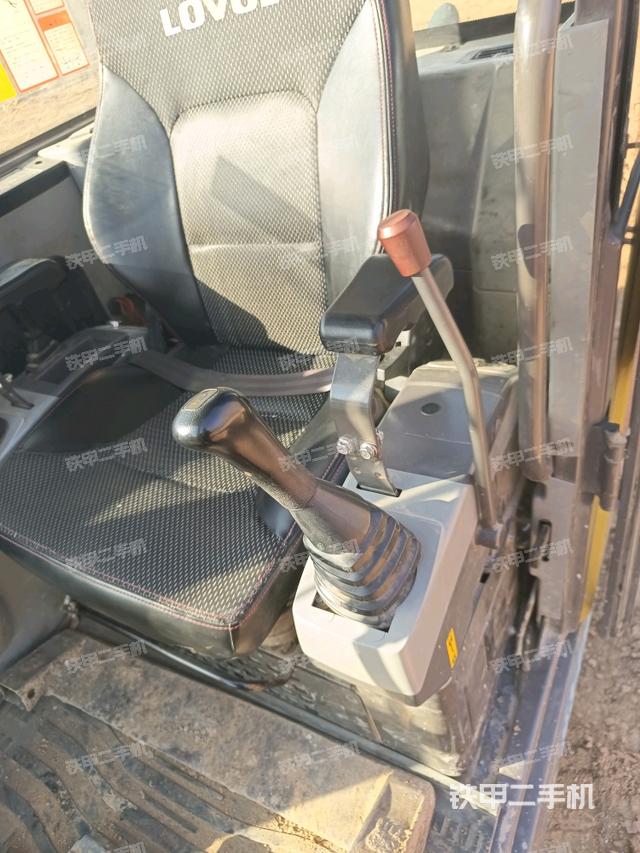 ?駕駛室正側(cè)（駕駛室部分）