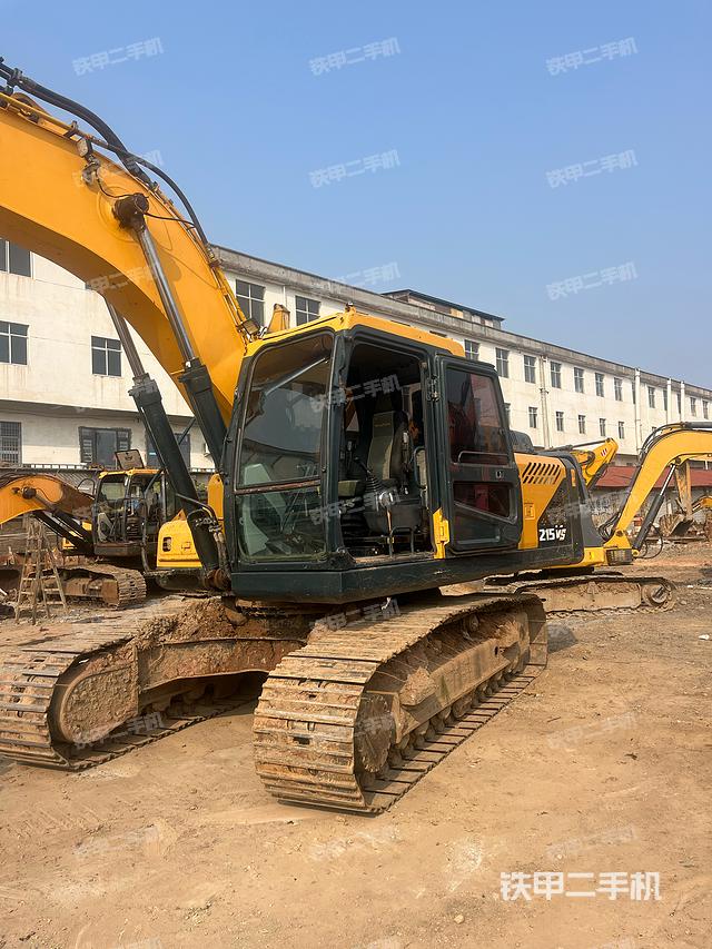 駕駛室整體（整機外觀）