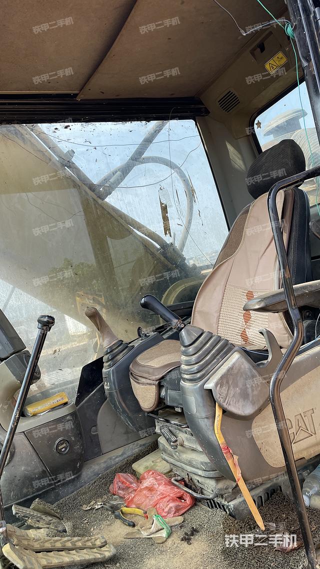 驾驶室整体（整机外观）