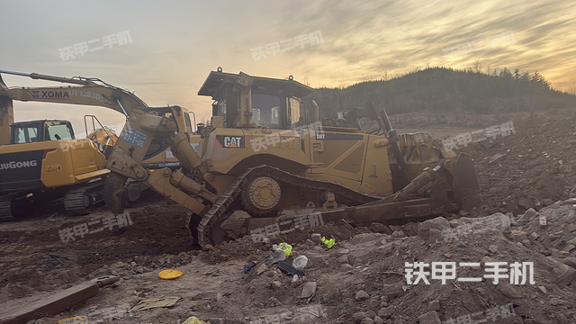 整机右侧（设备外观及核心部件）