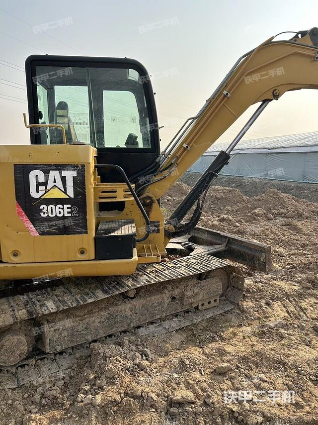 駕駛室頂部（整機(jī)外觀）