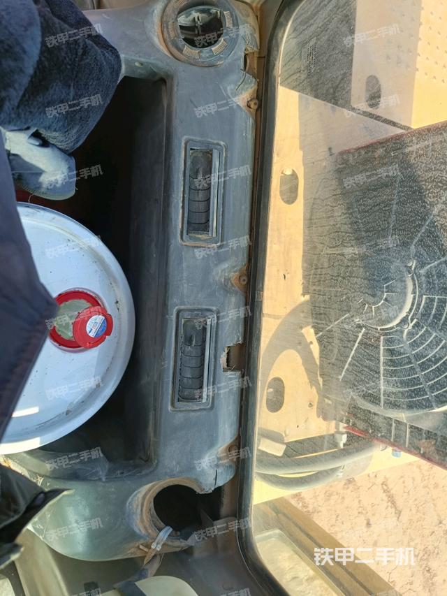 座椅后部（駕駛室部分）