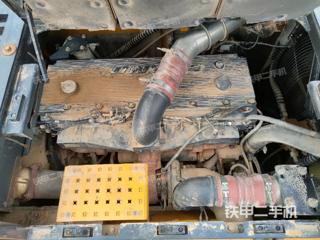 发动机室(上车部件) 发动机室(上车部件)