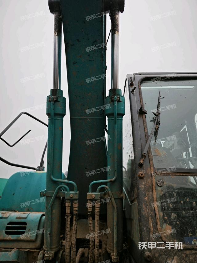 大臂油缸整體?豎拍（工作和回轉(zhuǎn)裝置）