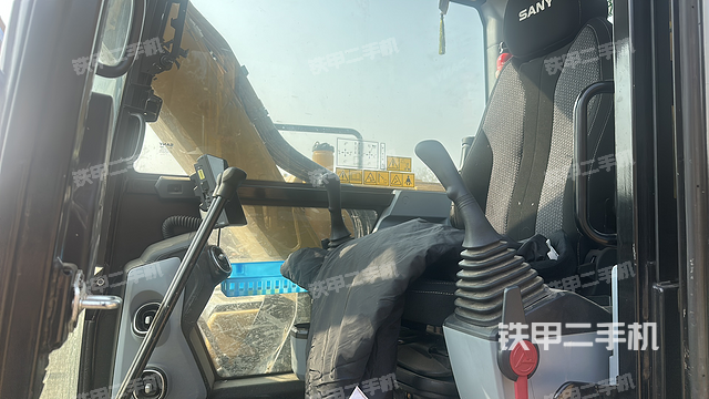 驾驶室整体（整机外观）