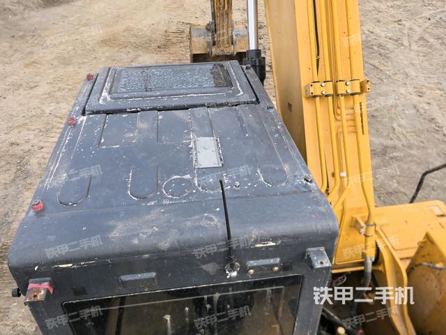 大臂背部俯視(工作和回轉(zhuǎn)裝置) 大臂背部俯視(工作和回轉(zhuǎn)裝置)