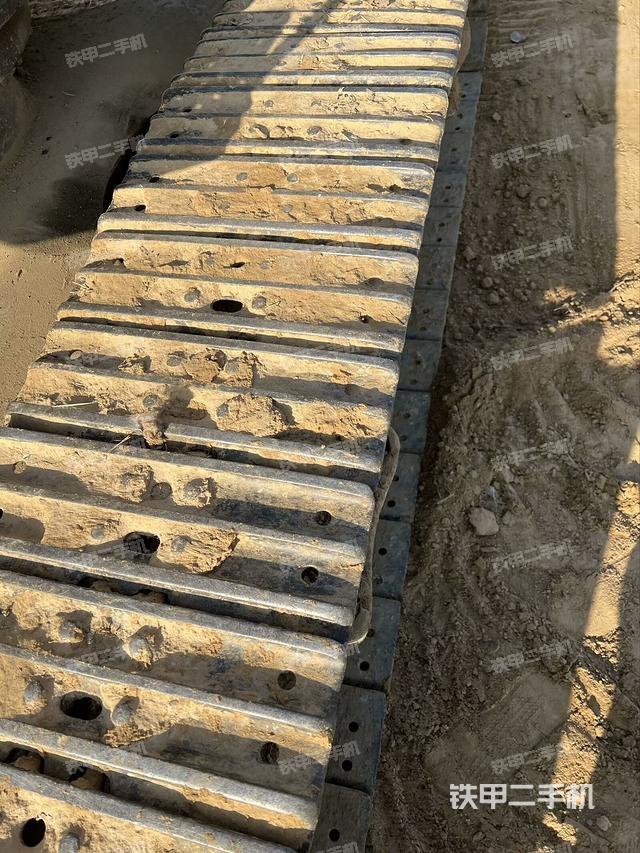 單側(cè)履帶整體（整機(jī)外觀）