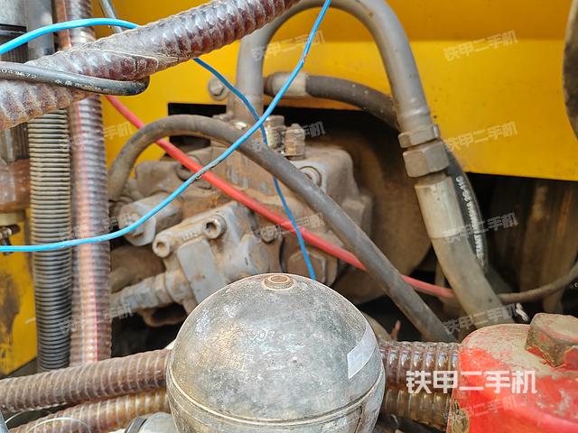 液壓泵艙室正面整體（整機(jī)外觀）