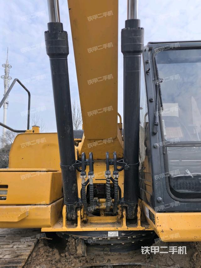 大臂油缸整體?豎拍(工作和回轉(zhuǎn)裝置) 大臂油缸整體?豎拍(工作和回轉(zhuǎn)裝置)