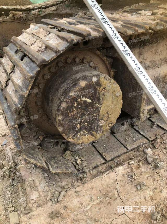 右侧行走马达盖板（行走机构）