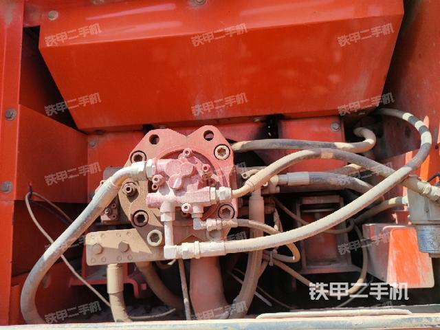 液壓泵斜45?右(大件艙室) 液壓泵斜45?右(大件艙室)