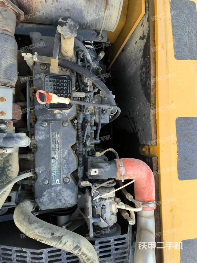 發(fā)動(dòng)機(jī)室（上車部件）