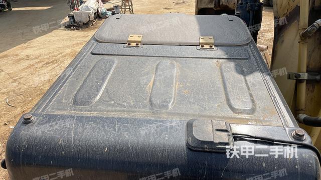 驾驶室顶部（整机外观）