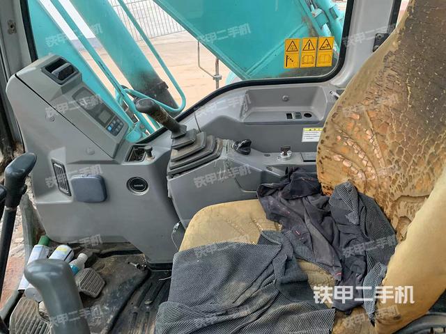 駕駛室整體（整機(jī)外觀）