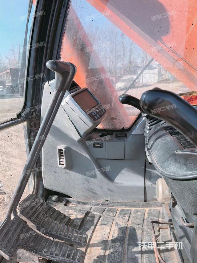 駕駛室整體（整機(jī)外觀）