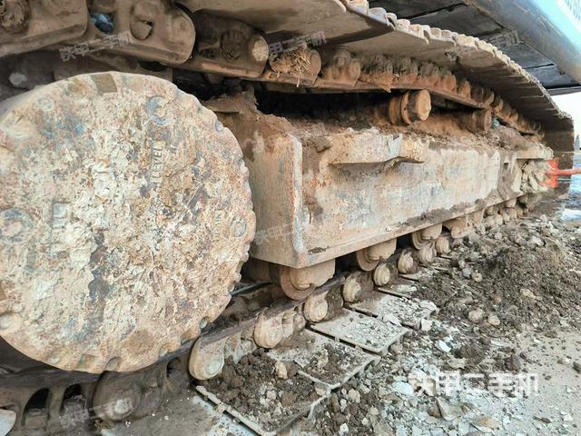 左側(cè)履帶整體?（行走機(jī)構(gòu)）