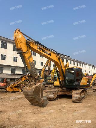 上饒現(xiàn)代R215LVS挖掘機(jī)實(shí)拍圖片