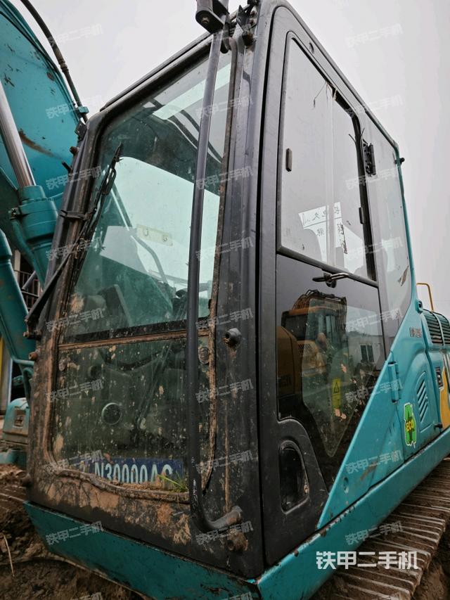 駕駛室左前45度（駕駛室部分）