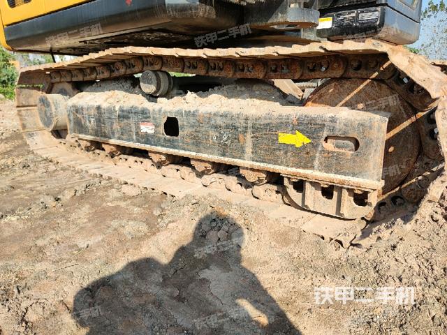 右側(cè)履帶整體?(行走機(jī)構(gòu)) 右側(cè)履帶整體?(行走機(jī)構(gòu))