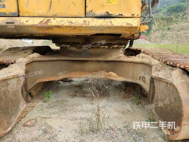 轉(zhuǎn)盤和下車架正前（工作和回轉(zhuǎn)裝置）