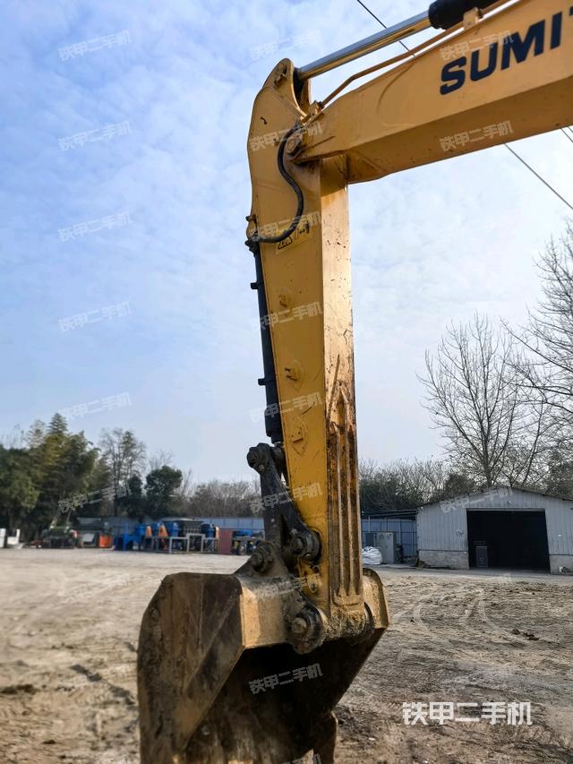 小臂整體左后(工作和回轉(zhuǎn)裝置) 小臂整體左后(工作和回轉(zhuǎn)裝置)