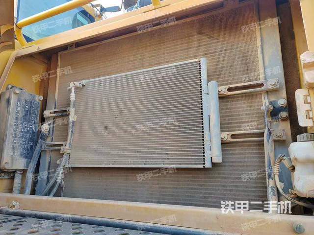 散熱器正面（大件艙室）