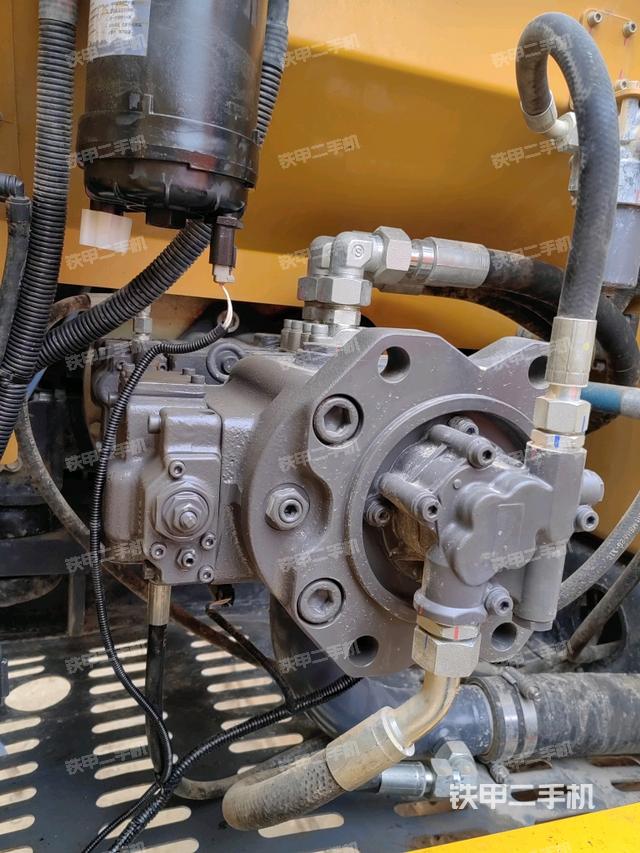 液壓泵斜45?左（大件艙室）