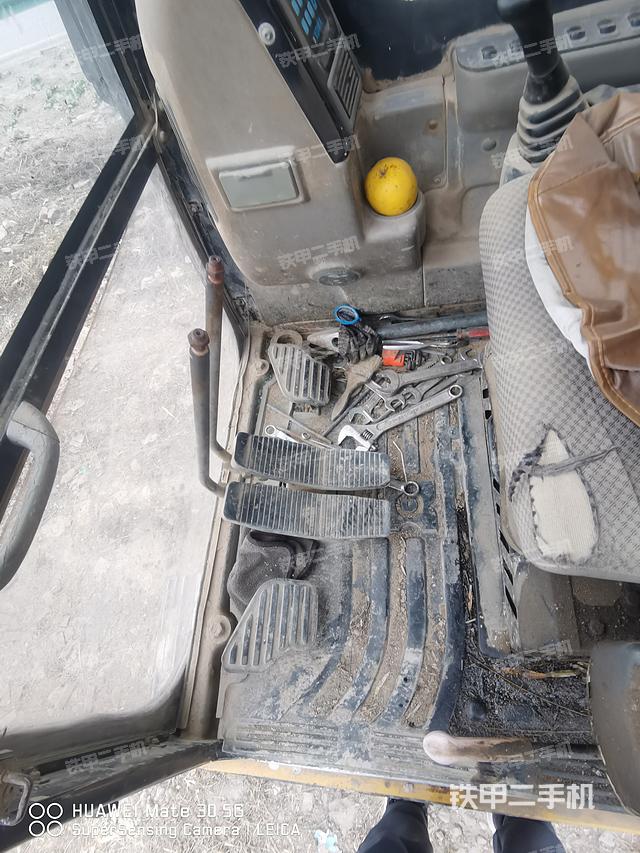 驾驶室整体（整机外观）