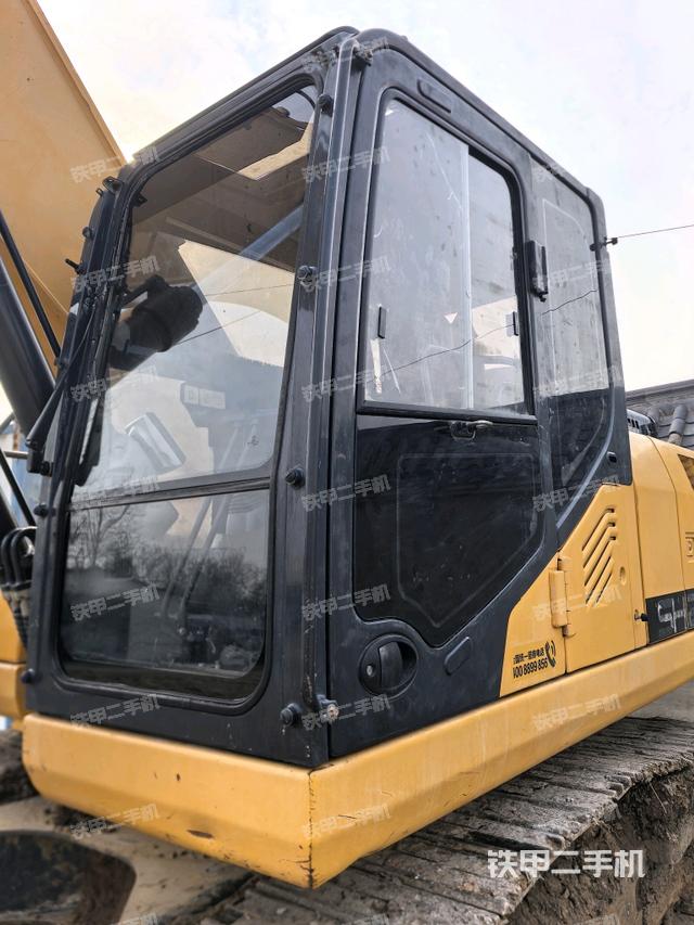 駕駛室左前45度(駕駛室部分) 駕駛室左前45度(駕駛室部分)